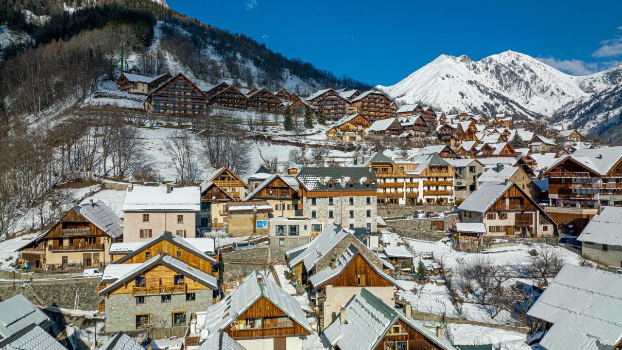 Madame Vacances Hotel Les Cimes Vaujany Exterior photo